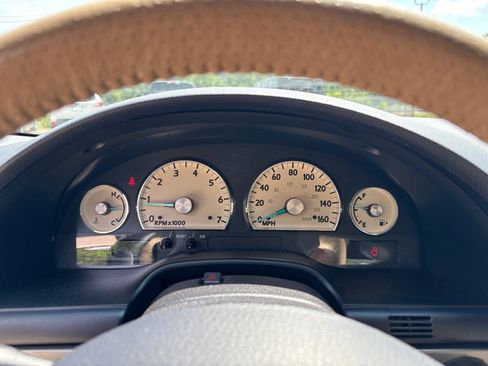 Used 2005 Ford Thunderbird RWD image 16