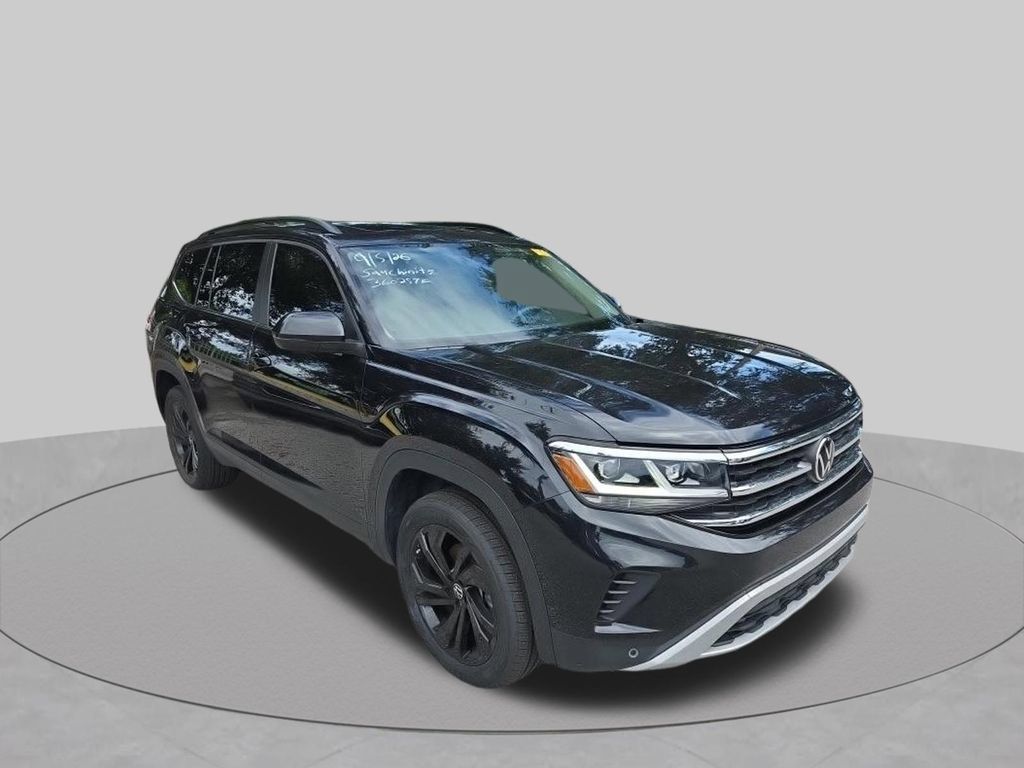 Used 2023 Volkswagen Atlas SE w/ Panoramic Sunroof Package FWD image 3