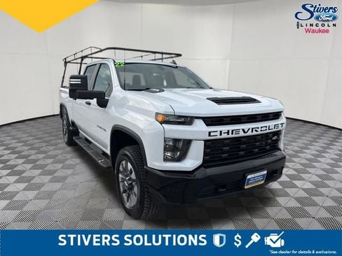 Used 2022 Chevrolet Silverado 2500 Custom w/ Custom Value Package AWD/4WD image 3