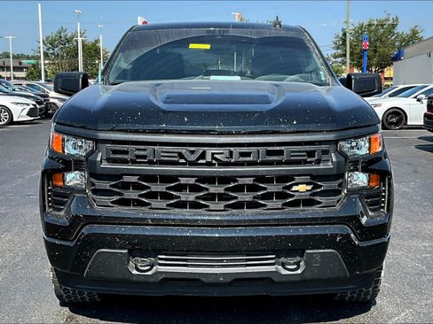 Used 2023 Chevrolet Silverado 1500 Custom AWD/4WD image 2