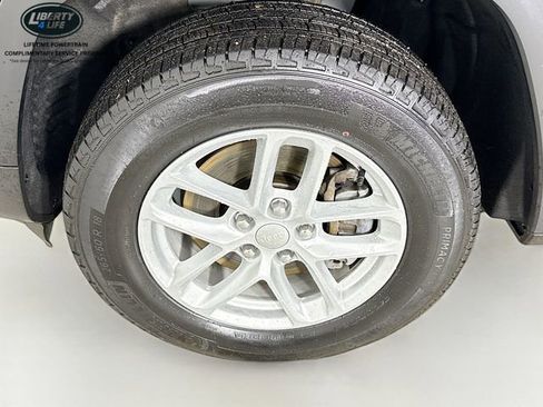 Used 2024 Jeep Grand Cherokee L Laredo image 31