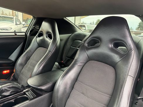 Used 2013 Nissan GT-R Premium image 43