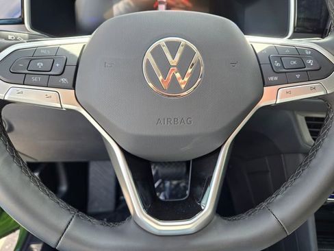 New 2026 Volkswagen Taos SE image 27