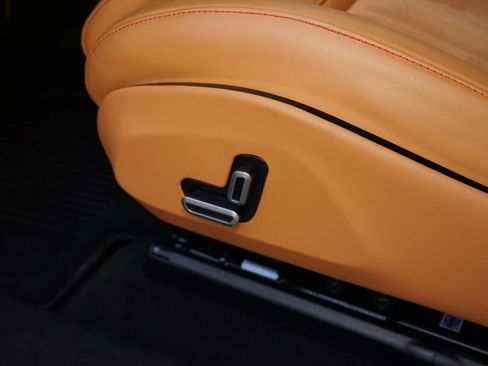 Used 2025 Ferrari Purosangue AWD/4WD image 25