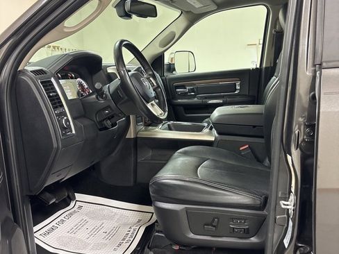 Used 2018 RAM 2500 Laramie w/ Convenience Group image 10