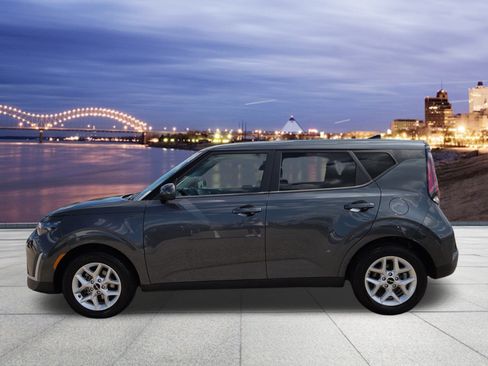 Certified 2023 Kia Soul LX w/ LX Technology Package image 2