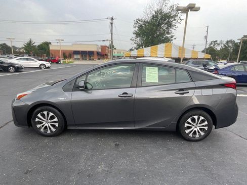 Used 2020 Toyota Prius L Eco FWD image 4