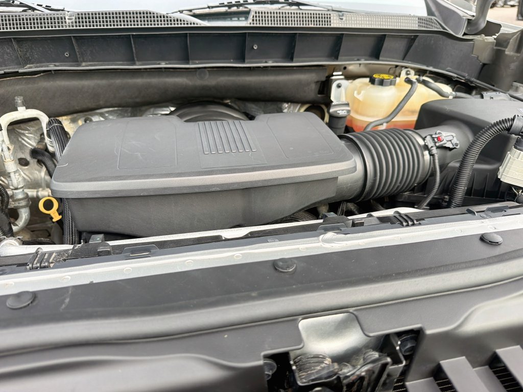 Used 2019 Chevrolet Silverado 1500 LT w/ Texas Edition AWD/4WD image 33