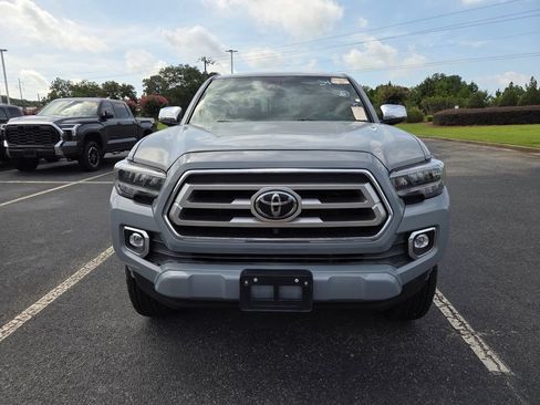 Used 2020 Toyota Tacoma Limited AWD/4WD image 2