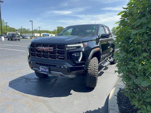 Used 2024 GMC Canyon AT4X AWD/4WD image 3