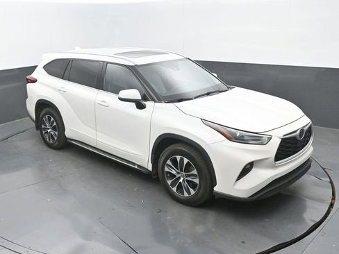 Used 2021 Toyota Highlander XLE image 13