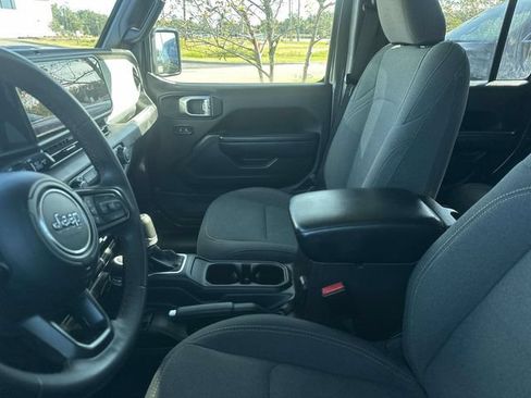 Used 2024 Jeep Wrangler Unlimited Sport AWD/4WD image 16