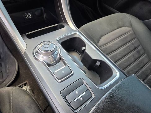 Used 2020 Ford Fusion SE FWD image 27