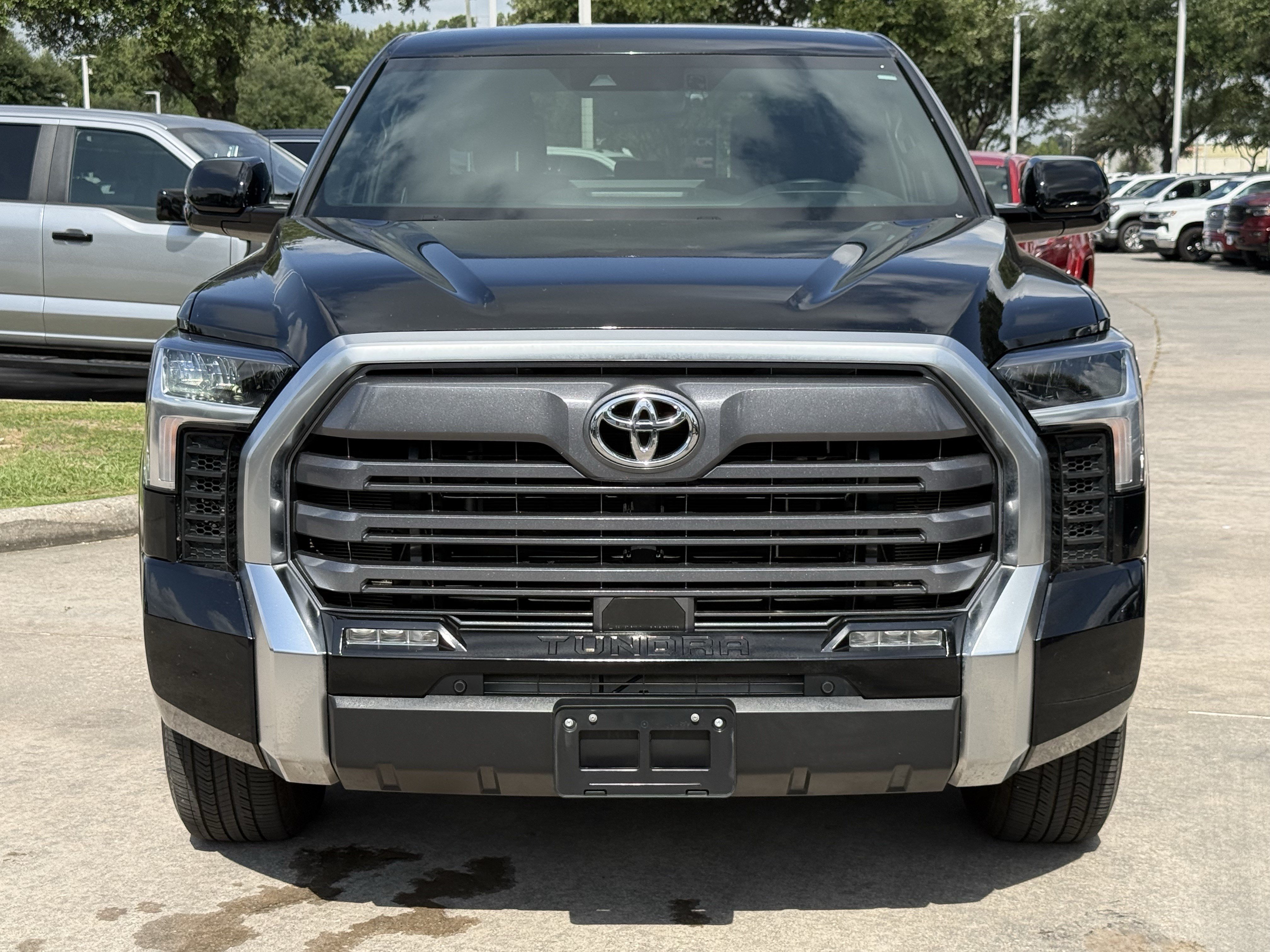 Used 2026 Toyota Tundra Limited w/ Power Package AWD/4WD image 10
