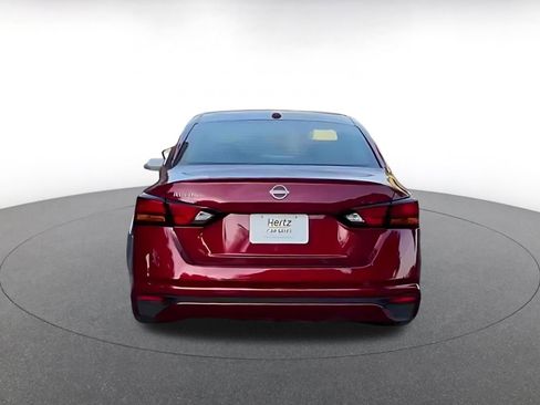 Used 2025 Nissan Altima 2.5 SV FWD image 11