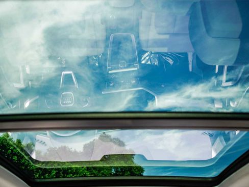 Used 2025 Audi Q3 2.0T Premium w/ Convenience Package image 11