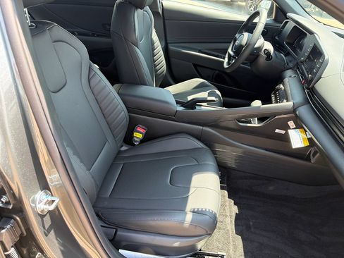 New 2026 Hyundai Elantra SEL Sport FWD image 14