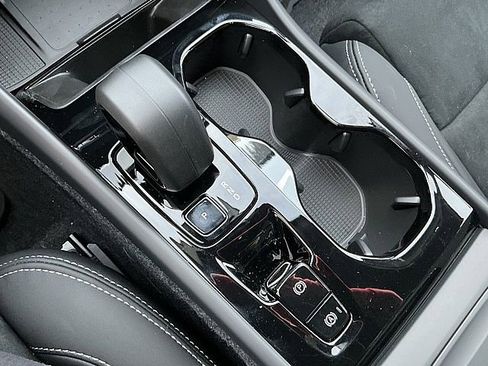 New 2026 Volvo XC40 B5 Ultra w/ Climate Package image 17