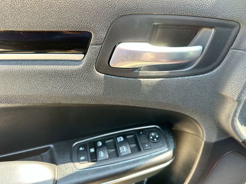 Used 2023 Chrysler 300 Touring L w/ Safetytec Plus Group image 13