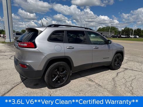 Used 2018 Jeep Cherokee Limited w/ Luxury Group AWD/4WD image 19