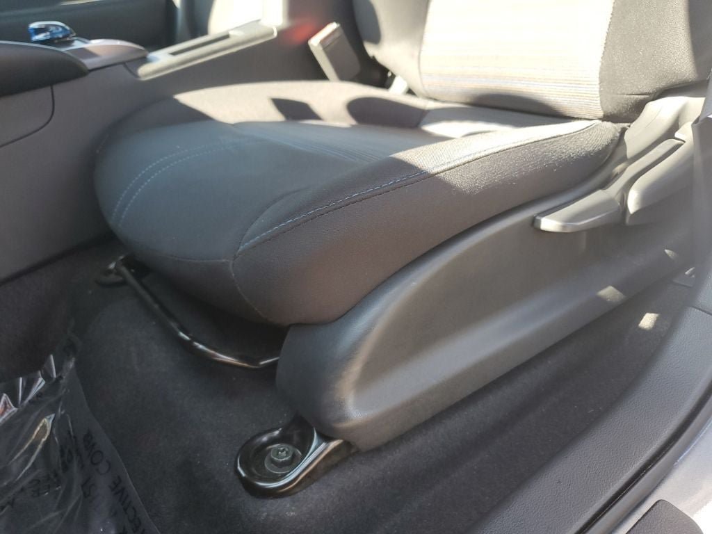 Used 2025 Nissan Leaf S FWD image 18