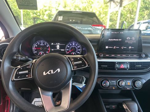 Used 2024 Kia Forte LXS w/ LXS Technology Package FWD image 13