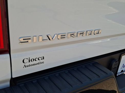 Used 2021 Chevrolet Silverado 2500 Custom w/ Custom Value Package AWD/4WD image 28