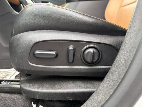 Used 2020 Chevrolet Equinox Premier image 15