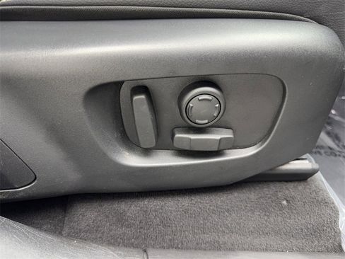 Used 2022 Land Rover Range Rover Velar S image 47