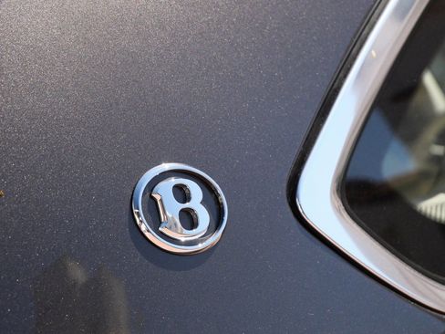 Used 2025 Bentley Bentayga Extended Wheelbase image 25