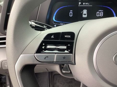 Used 2025 Hyundai Elantra SE image 28