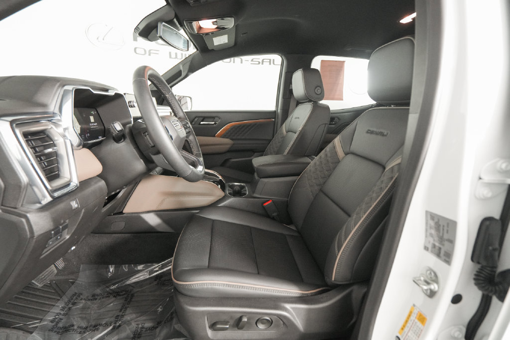 Used 2025 GMC Canyon Denali AWD/4WD image 10