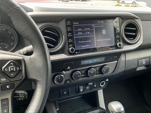 Used 2022 Toyota Tacoma TRD Sport AWD/4WD image 10