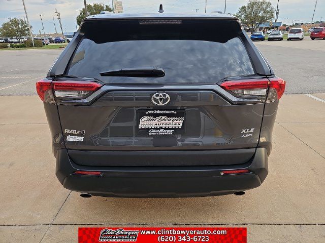 Used 2025 Toyota RAV4 XLE AWD/4WD image 4