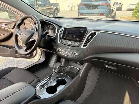 Used 2024 Chevrolet Malibu LT FWD image 20
