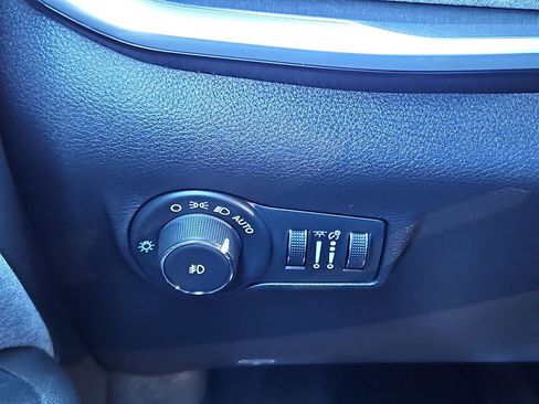 Used 2024 Jeep Compass Latitude image 14