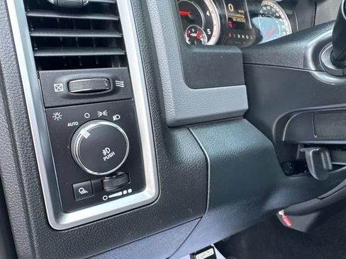 Used 2016 RAM 3500 SLT w/ Cold Weather Group AWD/4WD image 16