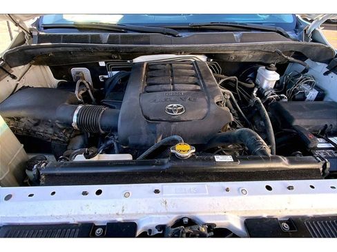 Used 2017 Toyota Tundra SR5 image 12