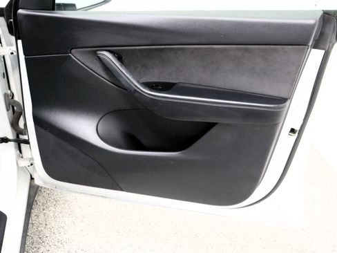 Used 2021 Tesla Model Y Performance image 34