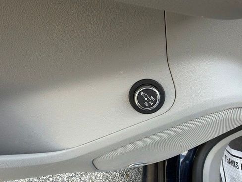 Used 2017 GMC Acadia SLT FWD image 13