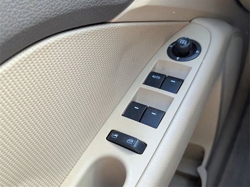 Used 2006 Mercury Milan Premier image 29