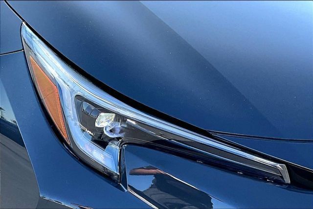 Used 2025 Toyota Corolla SE FWD image 28