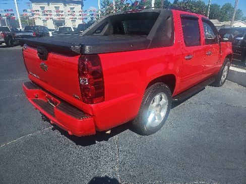 Used 2007 Chevrolet Avalanche LTZ w/ LTZ Preferred Equipment Group AWD/4WD image 3