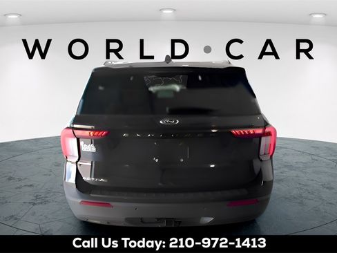 Used 2025 Ford Explorer Active image 6