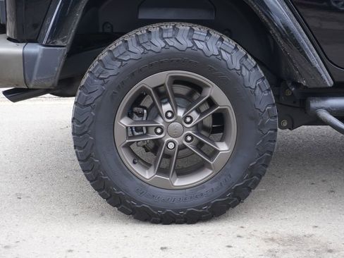 Used 2017 Jeep Wrangler Unlimited Sahara image 12