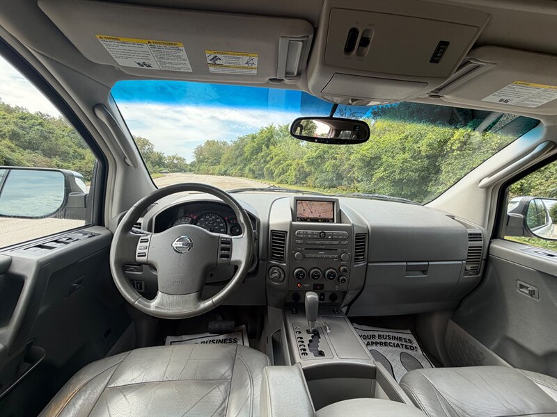 Used 2004 Nissan Armada LE w/ (DVD) Technology Pkg (LE) AWD/4WD image 10