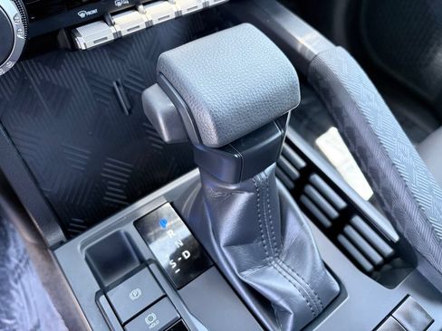 Used 2024 Toyota Tacoma SR5 AWD/4WD image 19
