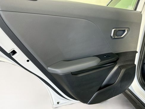 Used 2025 Kia K4 FWD image 25