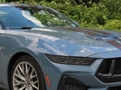 Used 2026 Ford Mustang GT Premium RWD image 3