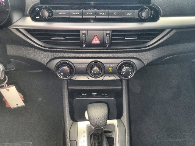 Used 2023 Kia Forte LXS w/ LXS Technology Package FWD image 19